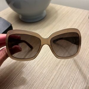 Authentic Burberry sunglasses. Very good condition. No scratches original case.